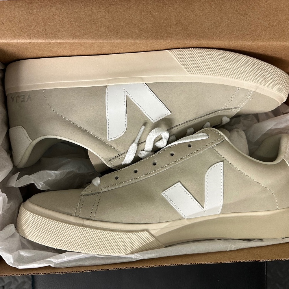 Veja Campo Nubuck